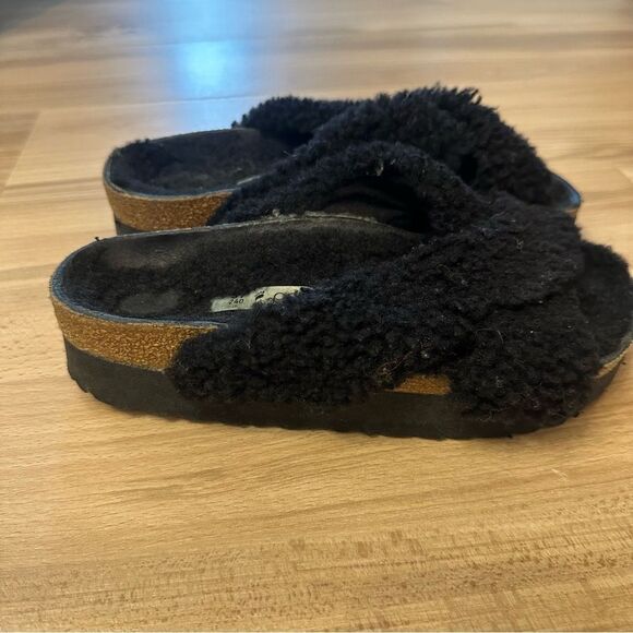 Papillio Black Sherpa Fuzzy Cross-Strap Slippers - Picture 4 of 9